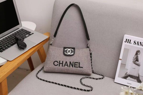 CHANEL Shoulder Bag in Dubai