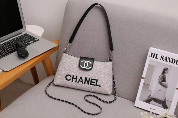 CHANEL Shoulder Bag in Dubai - Image 4