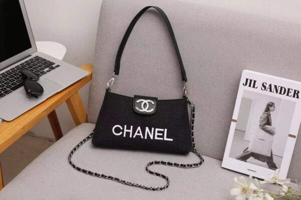 CHANEL Shoulder Bag in Dubai