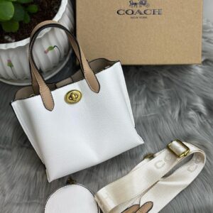 Coach Willow 16 Tote Bag in Leather